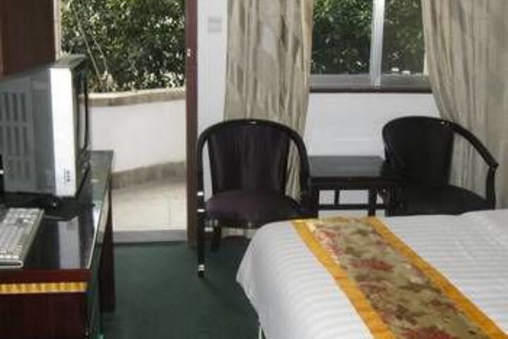 Room 14 of 23