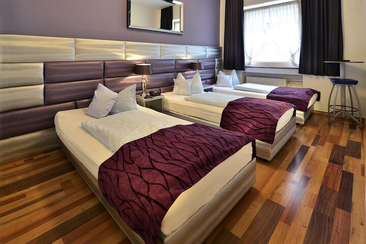 Room 3 of 18