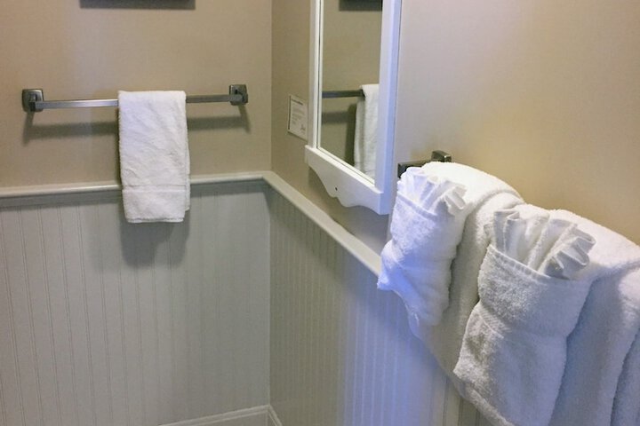 Room 107 of 168