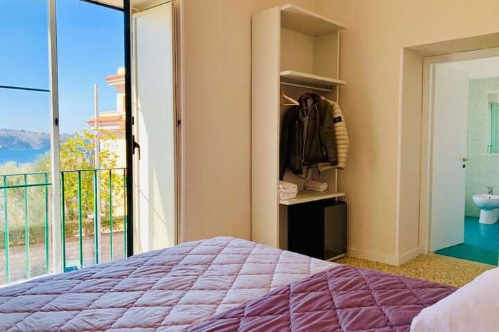 Room 2 of 55
