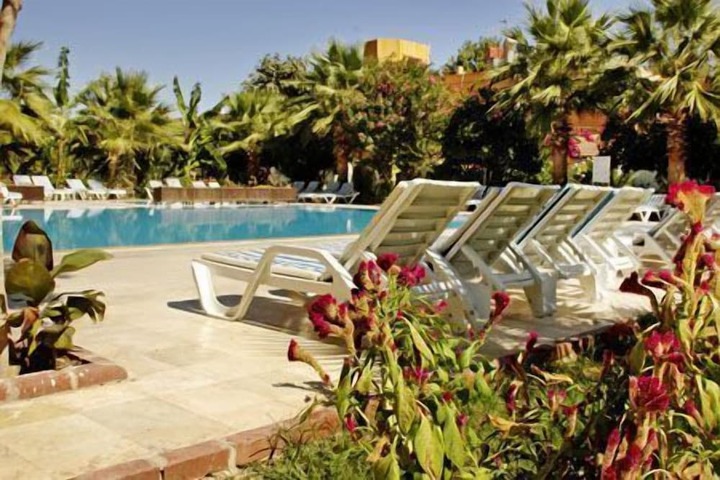 Hotel with Pool