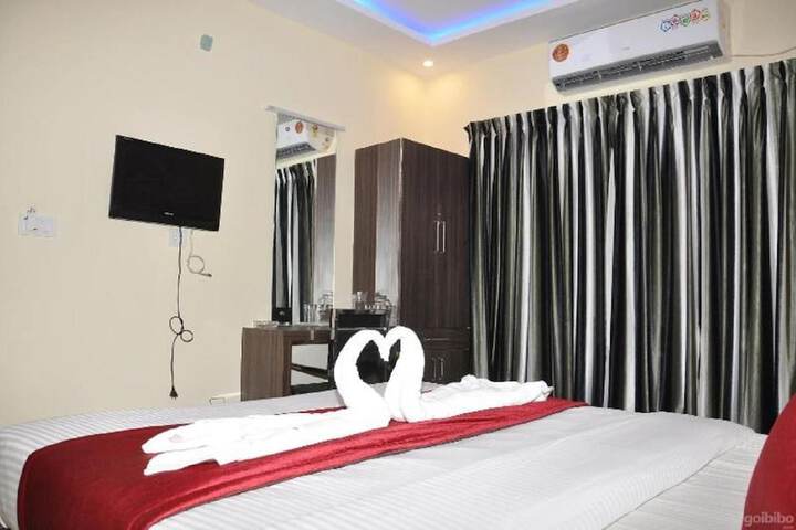 Room 6 of 9