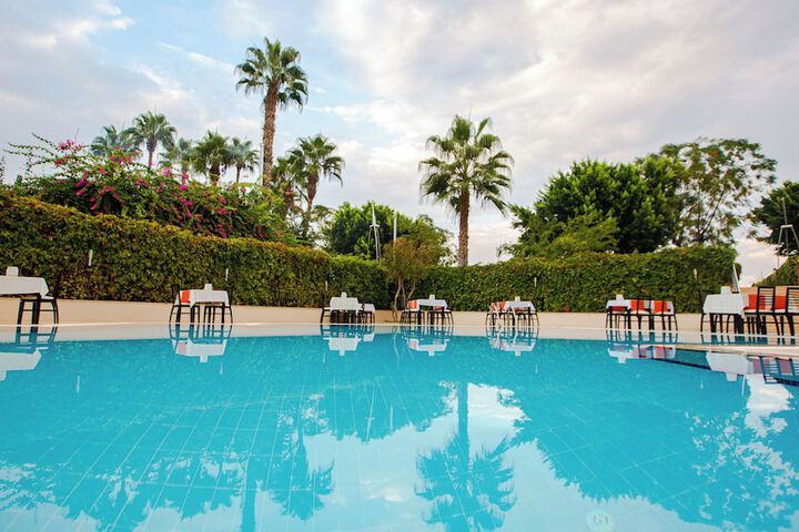 Hotel with Pool