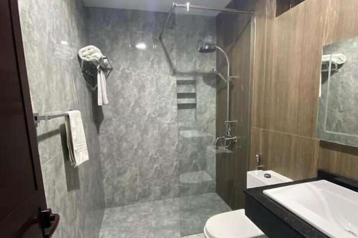 Room 46 of 85