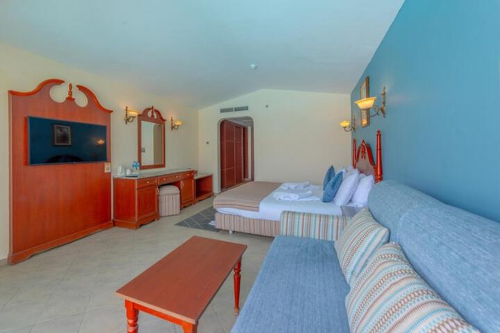 Room 7 of 24