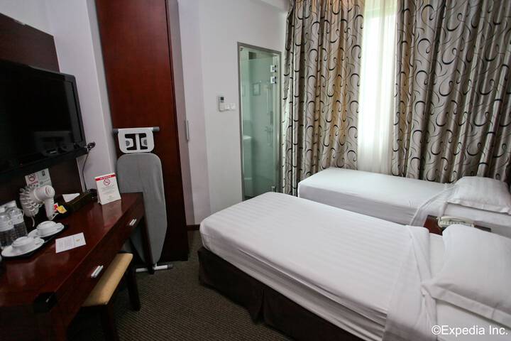 Room 8 of 31