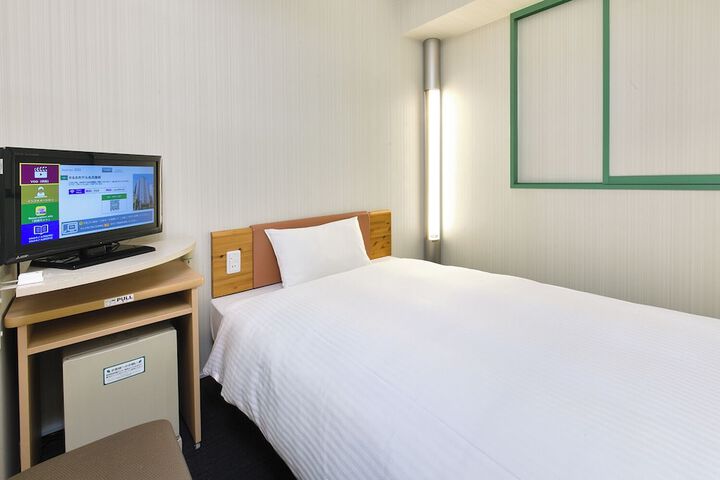 Room 10 of 34
