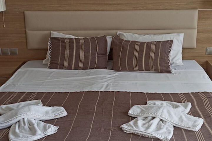 Room 43 of 102