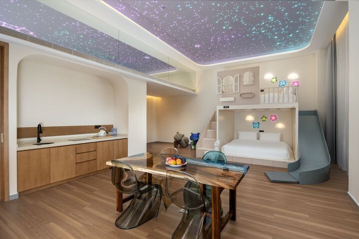 Room 29 of 85