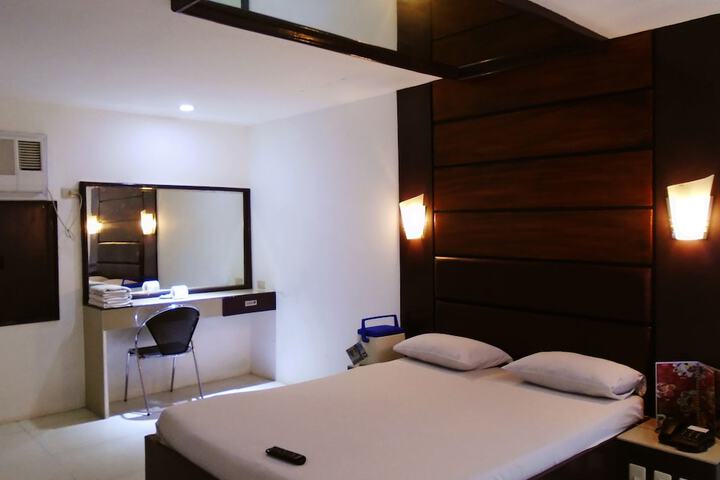 Room 5 of 27