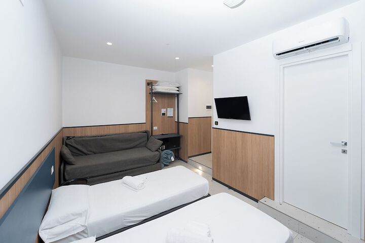 Room 41 of 80
