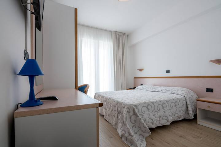 Room 3 of 69