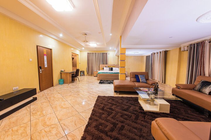 Room 34 of 130