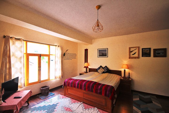 Room 7 of 63