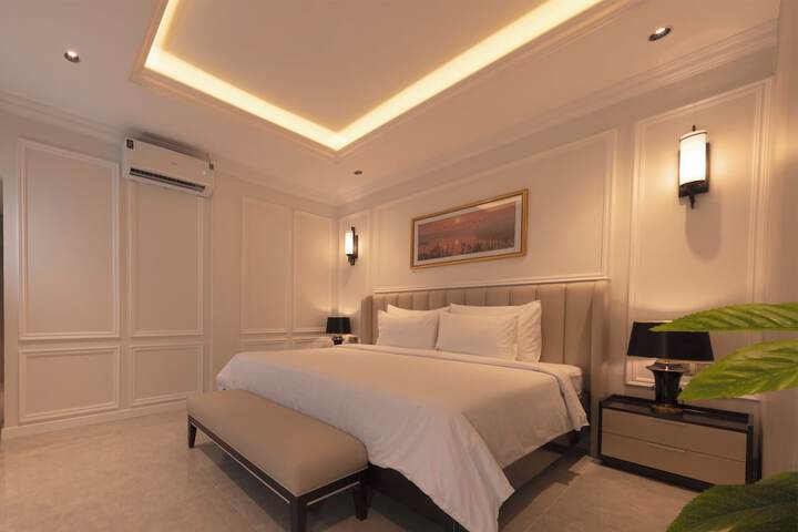 Room 18 of 48
