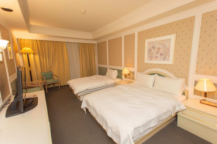 Room 4 of 30