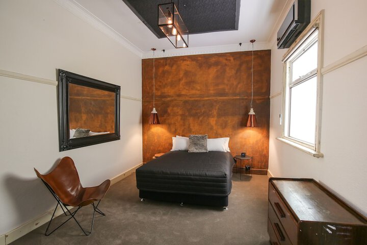 Room 3 of 72
