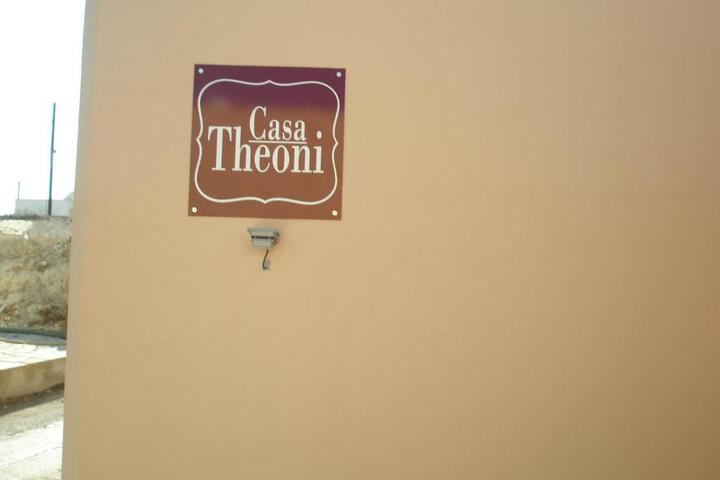 Casa Theoni