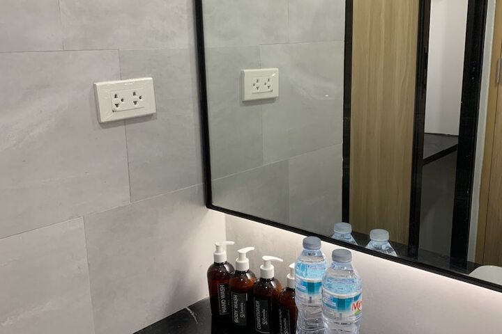 Room 21 of 38