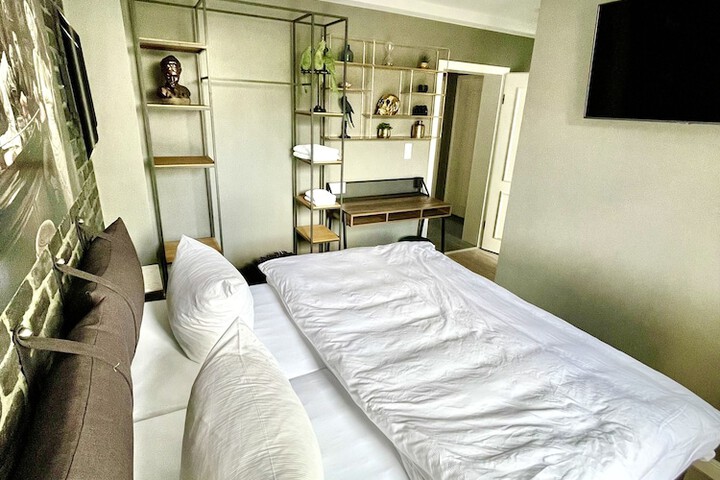Room 11 of 63