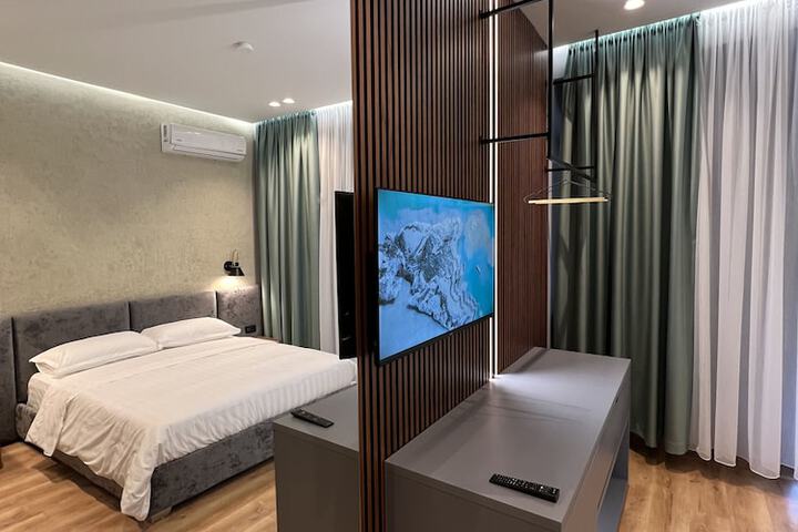Room 10 of 26