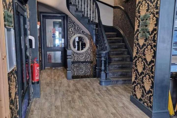 Entrance & Lobby