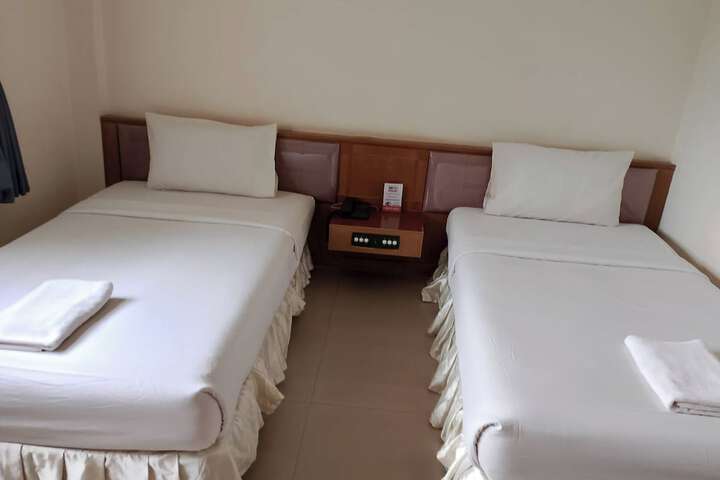 Room 22 of 38