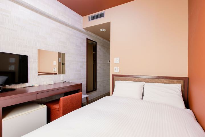 Room 12 of 72