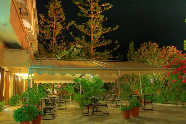 Hotel Exterior 31 of 35