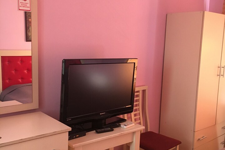 Room 11 of 34