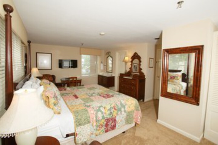 Room 159 of 253