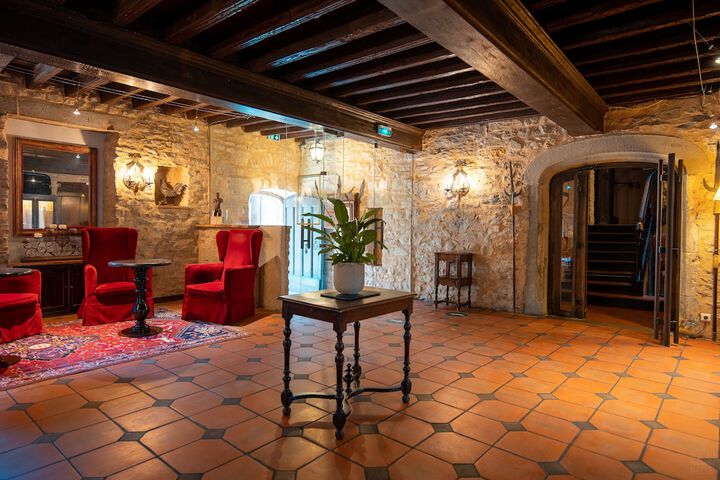 Hotel Lobby