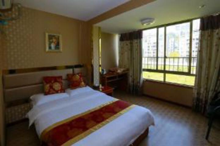 Room 4 of 6