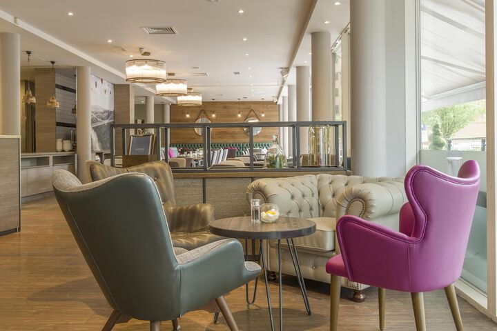 Guest Lobby