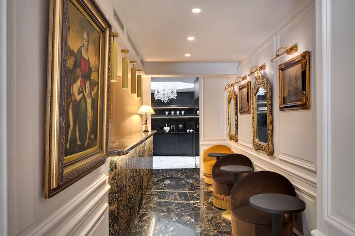 Lounge 65 of 68