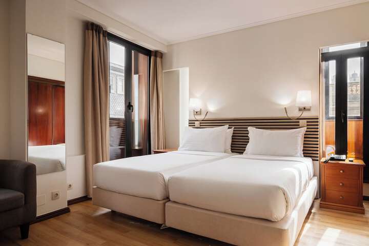 Room 3 of 53