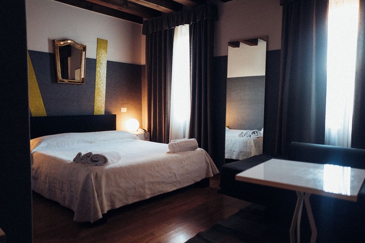 Room 11 of 55