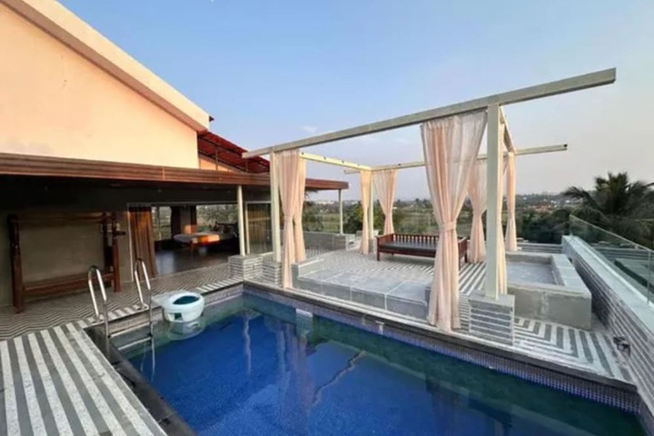 Pool 24 of 27