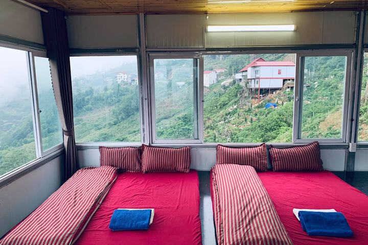 Room 12 of 60