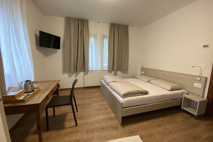 Room 2 of 53