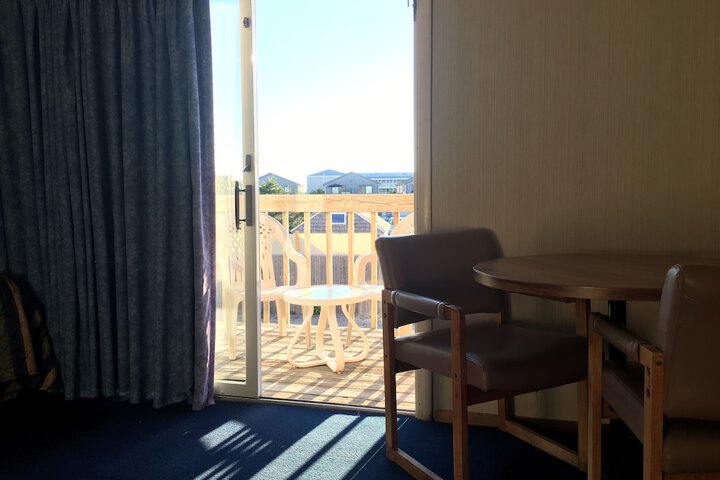 Room 13 of 50
