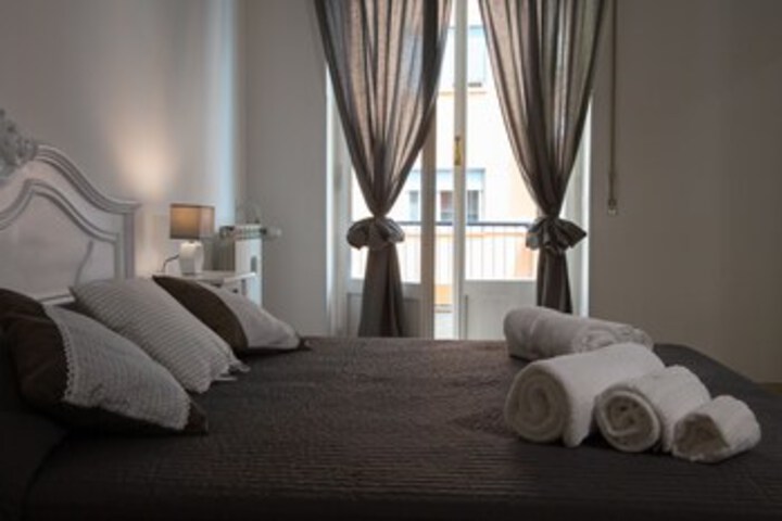 Room 32 of 157