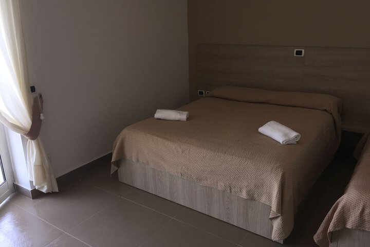 Room 4 of 23