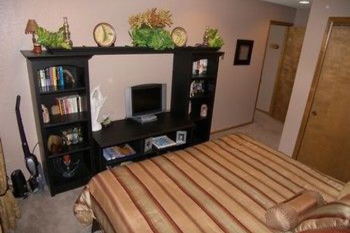 Room 6 of 25