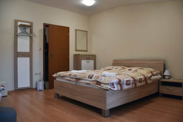 Room 6 of 41