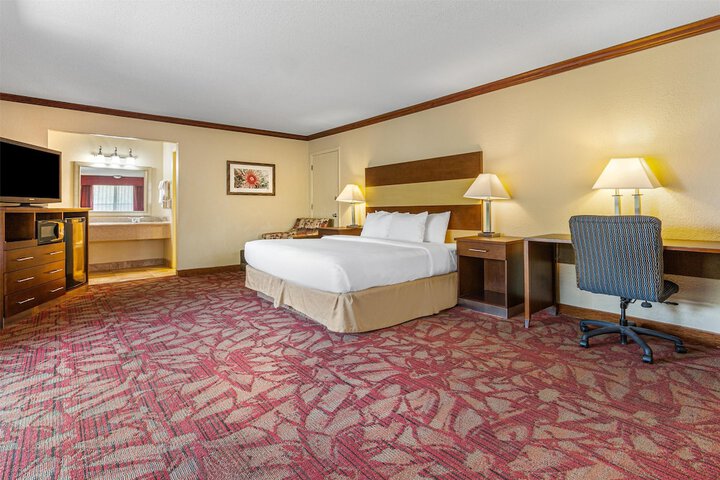 Room 15 of 40