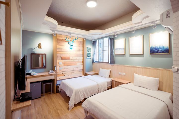 Room 53 of 232