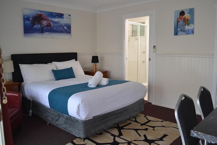Room 5 of 19