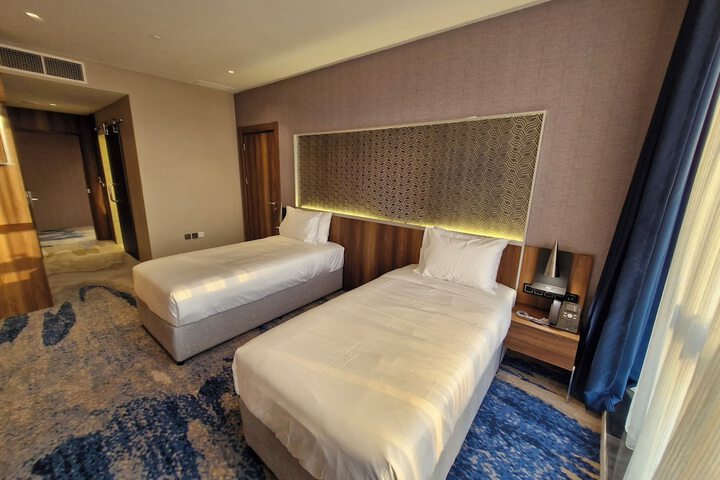 Room 9 of 62