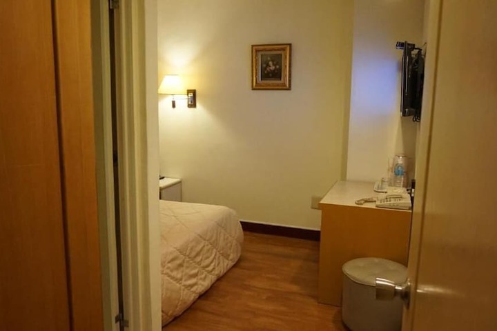 Room 43 of 64